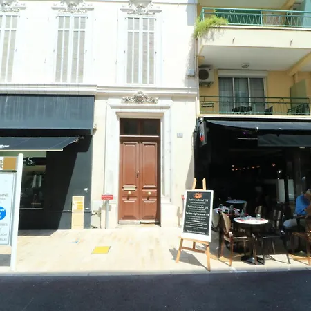 Lumineux 2 Chambres, Carre D'or-coeur De A2b196 Appartement